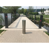 Stainless steel post |  204 mm | to be fixed by plugswith base plate  285 mm | total length approx. 600 mm